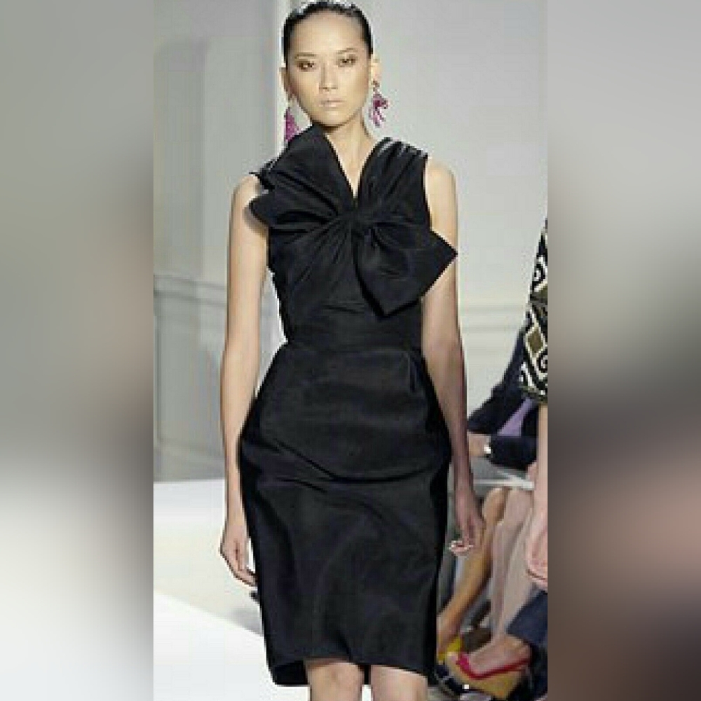 $2,990 OSCAR DE LA RENTA STUNNING BLACK SILK BOW RUNWAY DRESS GOWN US 0,…